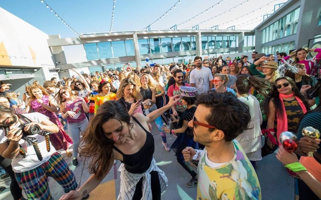 DAYBREAKER: YOGA Y DANZA PARA ANTES DE IR A TRABAJAR