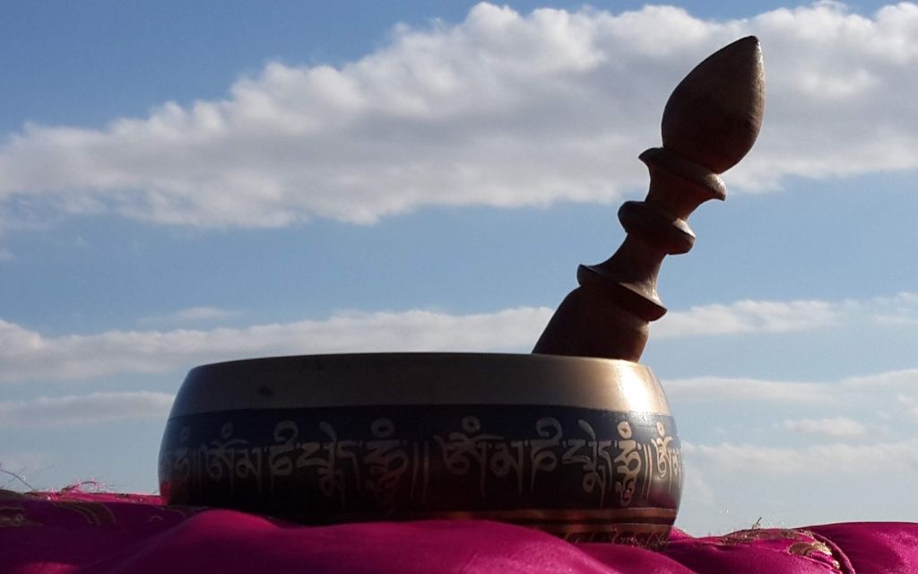 ¿CÓMO FUNCIONAN LOS SONIDOS ARMÓNICOS DE LOS CUENCOS TIBETANOS Y GONGS?